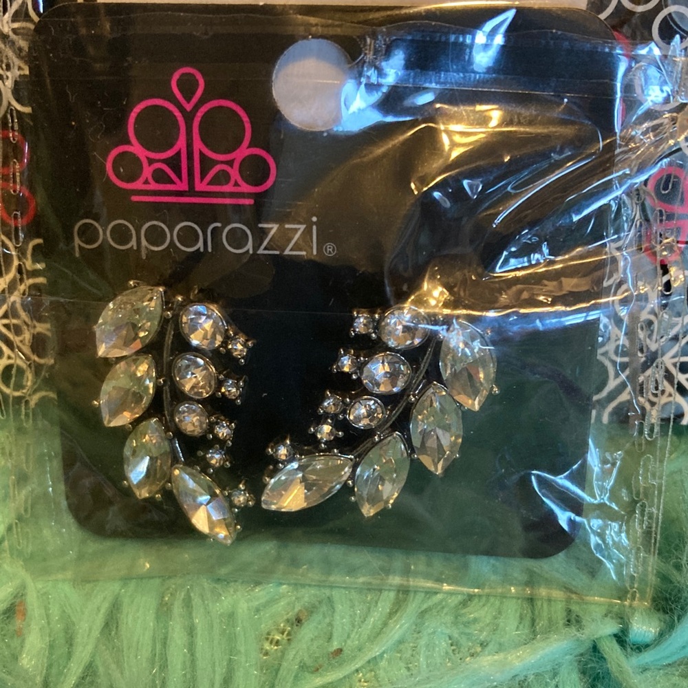 Paparazzi Dazzling Silver Leaf Earrings
